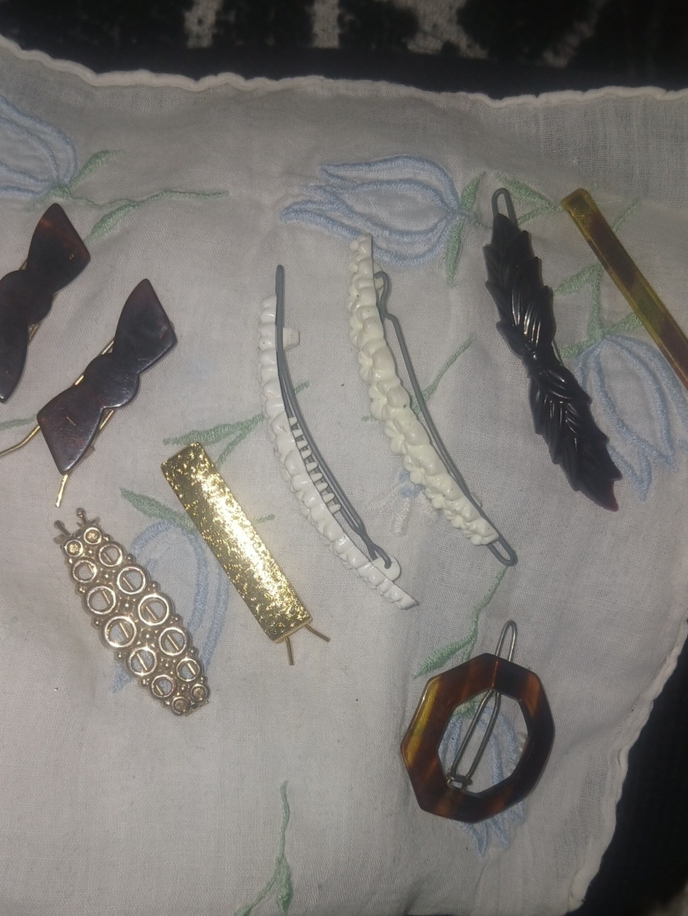Vintage Womenβs Classic Assorted Hair Clip Set